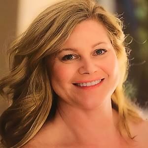 Meet your Posher, Deborah